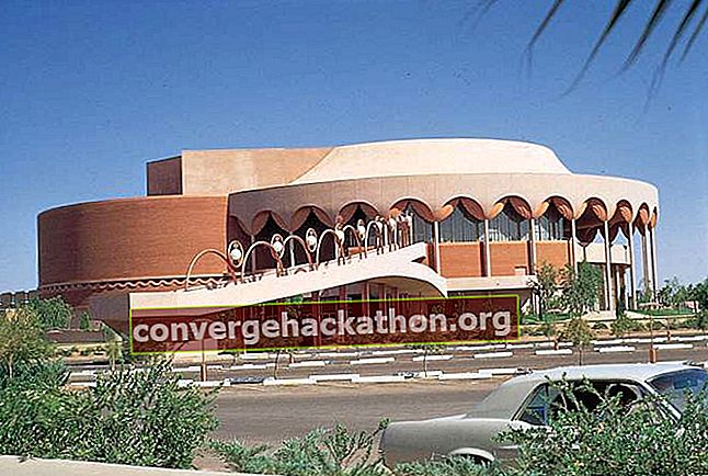 Auditorio Grady Gammage Memorial, diseñado por Frank Lloyd Wright, 1958 (terminado en 1964), Universidad Estatal de Arizona, Tempe, Arizona.